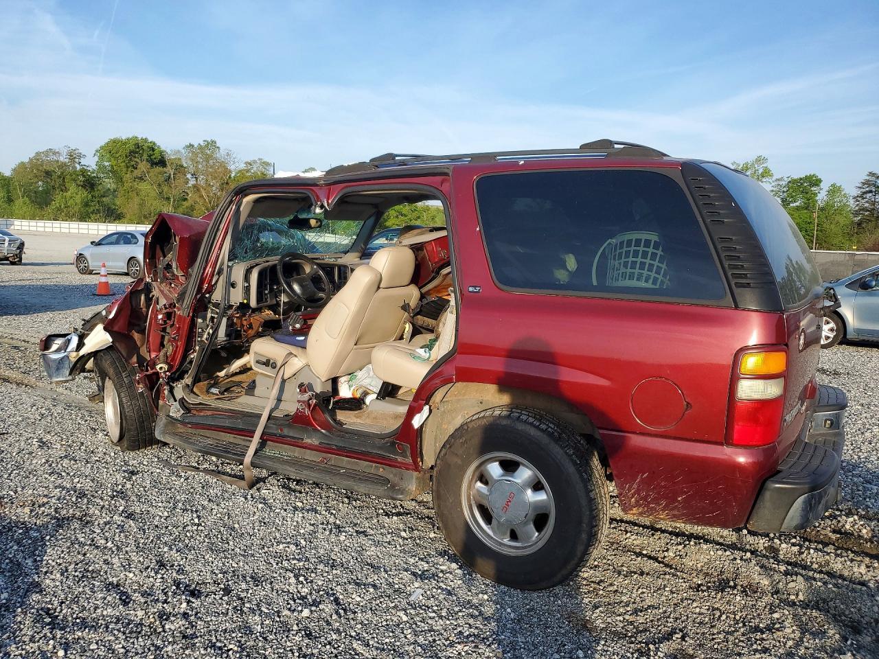 2002 GMC Yukon - Image 2