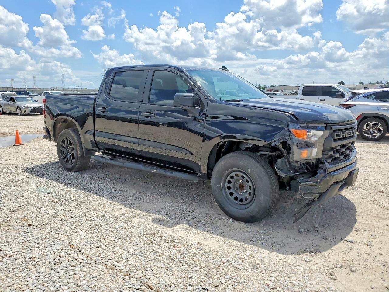 2024 Chevrolet Silverado Custom - Фото 4