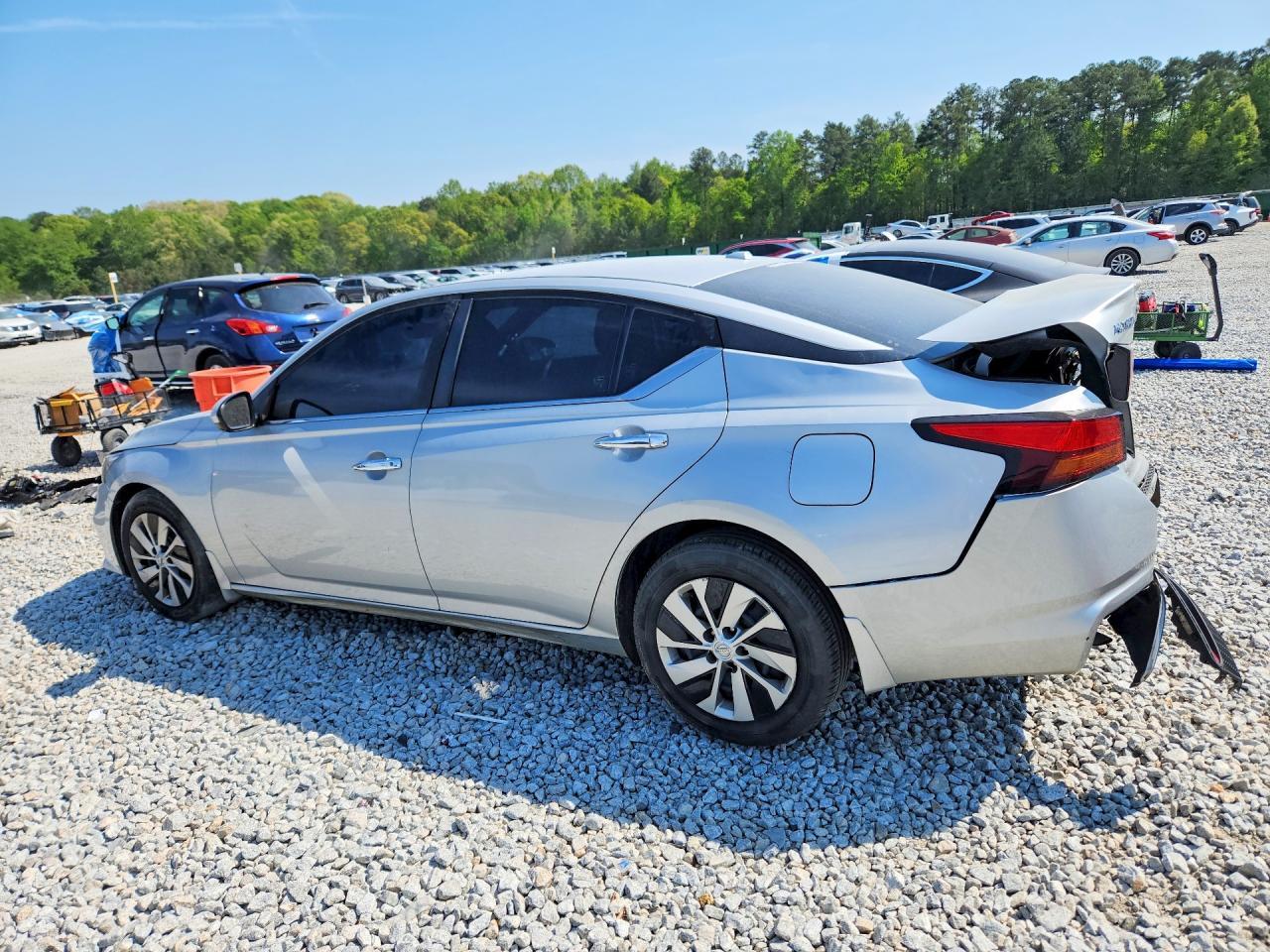 2019 Nissan Altima S - Фото 2