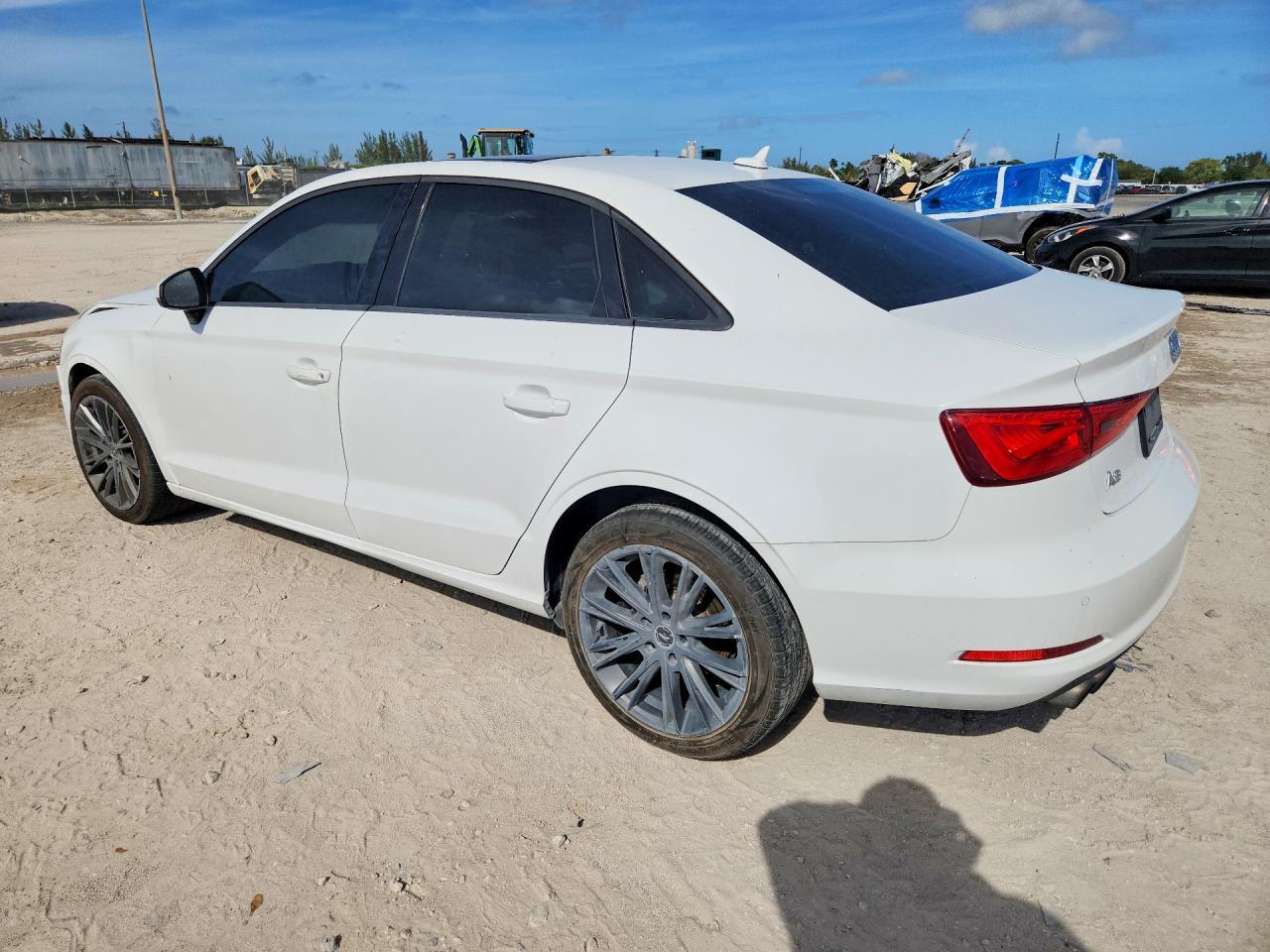 2016 Audi A3 Premium - Фото 2