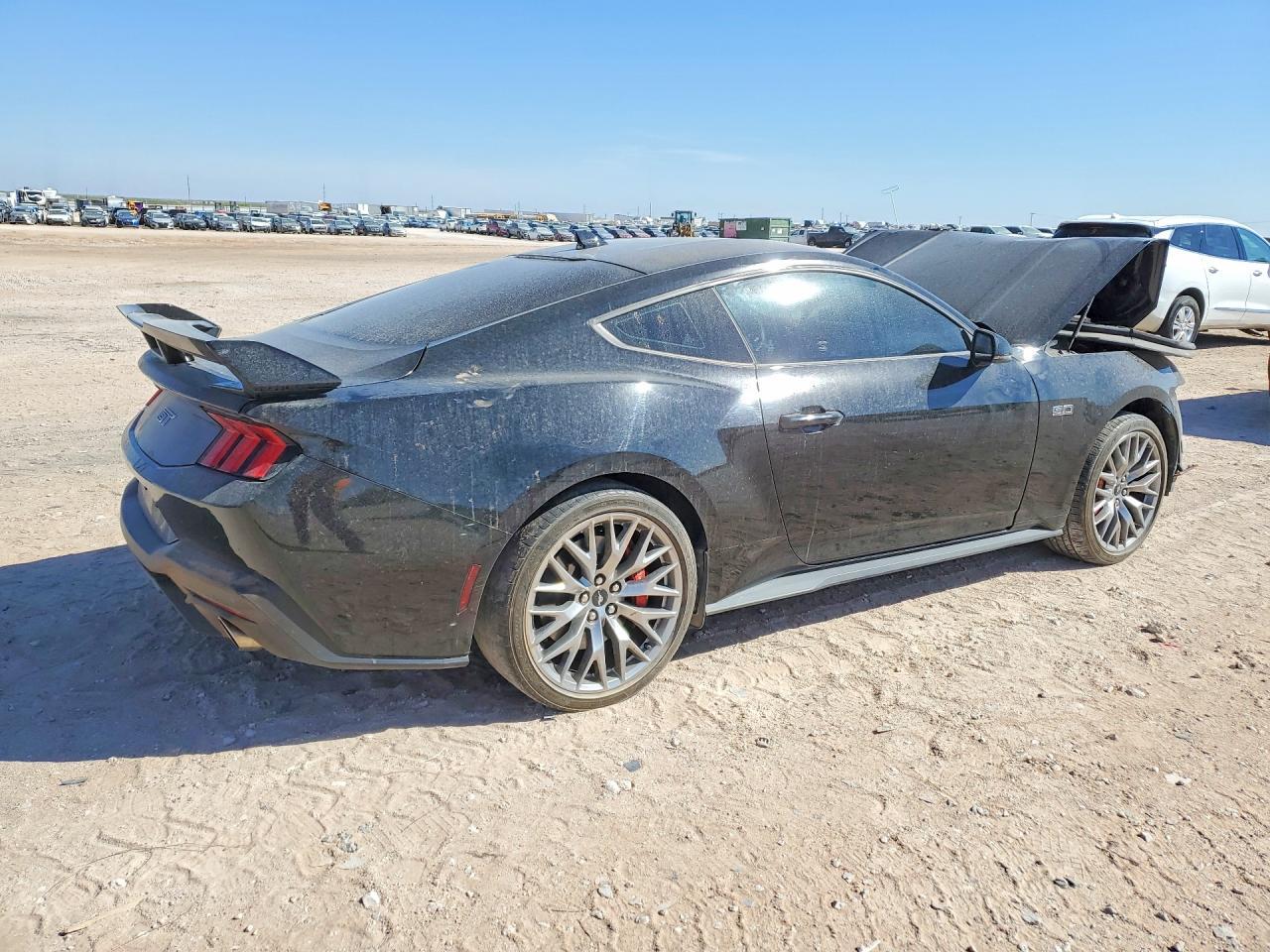 2024 Ford Mustang Gt - Фото 3