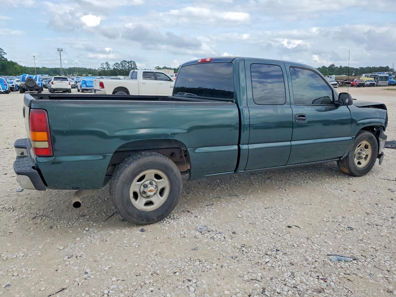 2002 Chevrolet Silverado C1500 - Фото 3