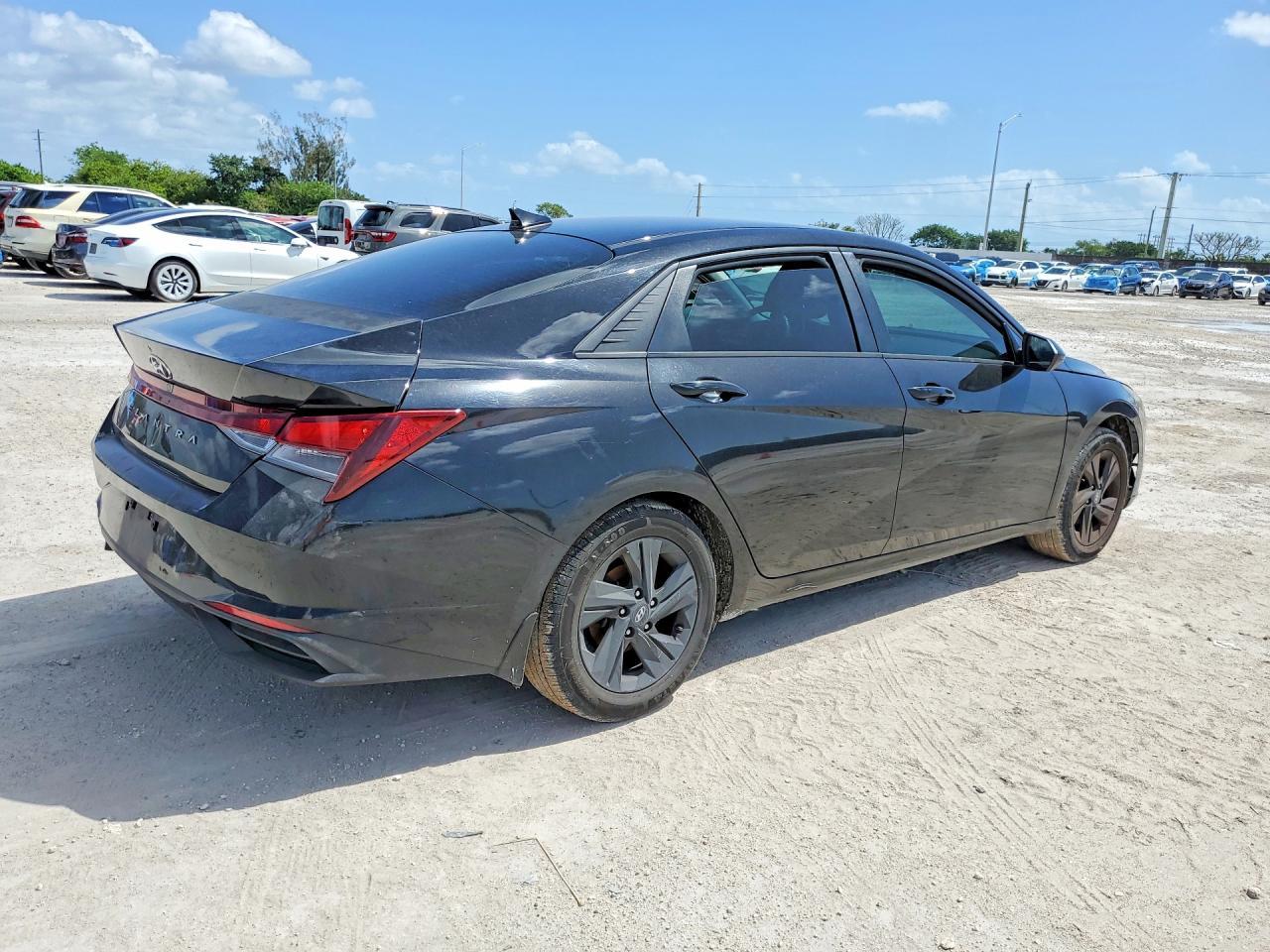 2022 Hyundai Elantra Sel - Image 3