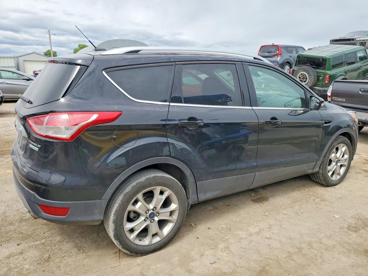 2016 Ford Escape Titanium - Фото 3