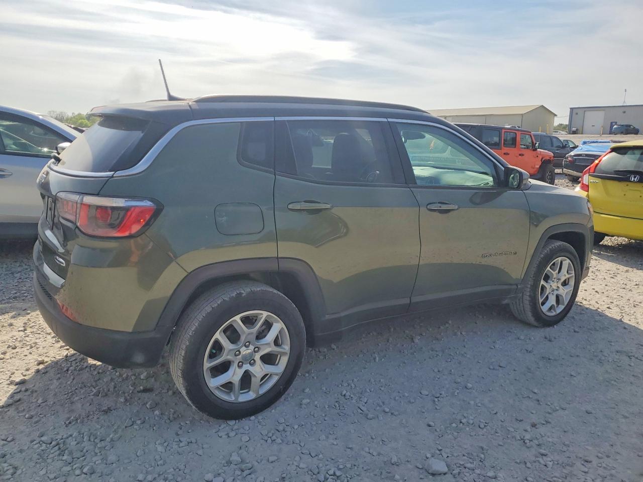 2019 Jeep Compass Latitude - Image 3