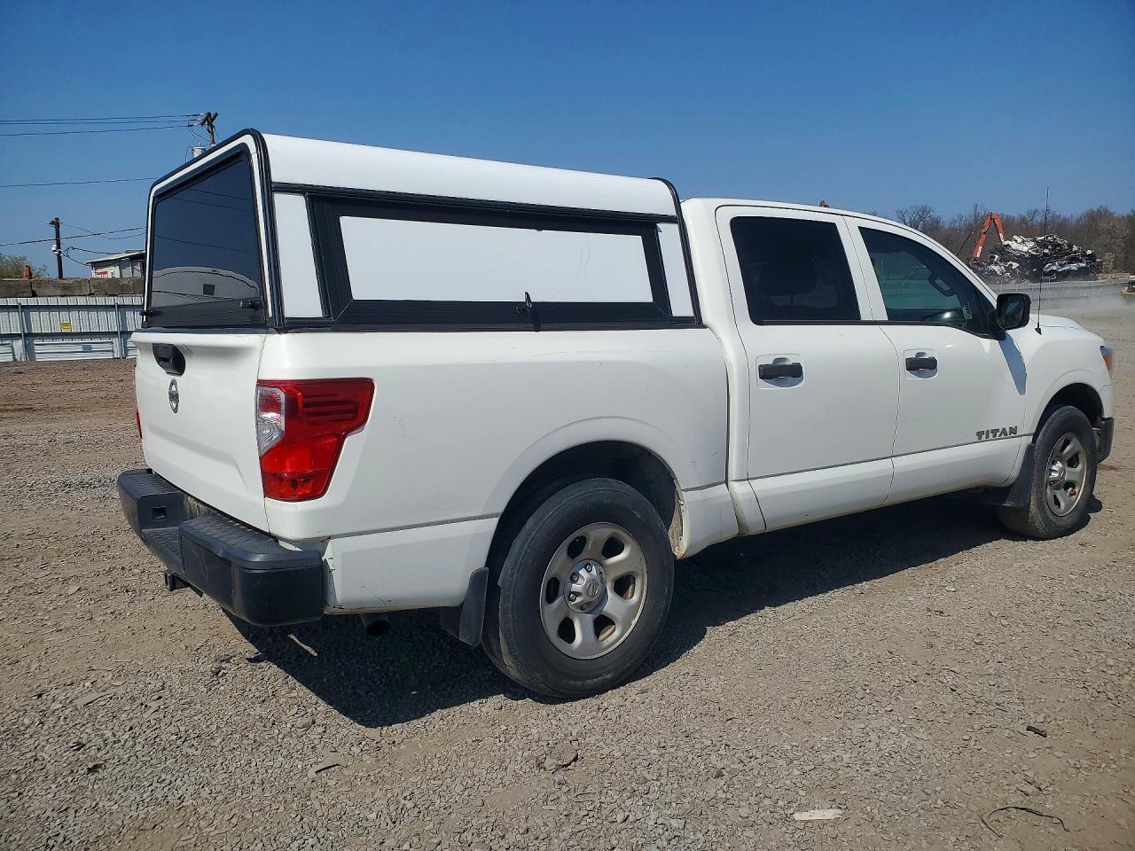 2017 Nissan Titan S - Фото 3