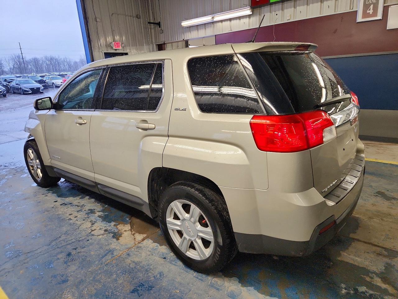 2014 GMC Terrain Sle - Image 2