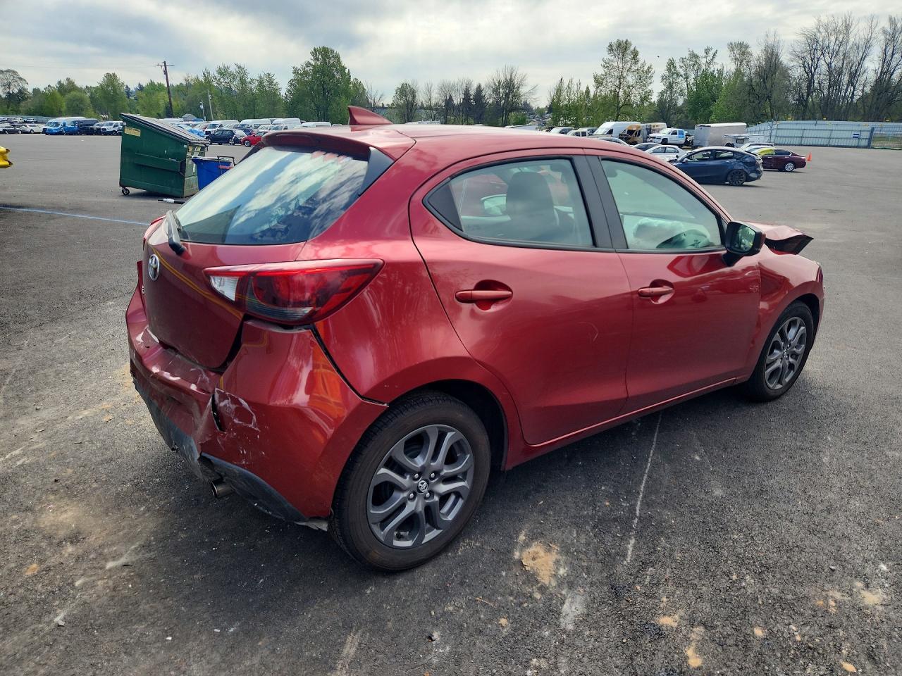 2020 Toyota Yaris Hatchback Le - Фото 3