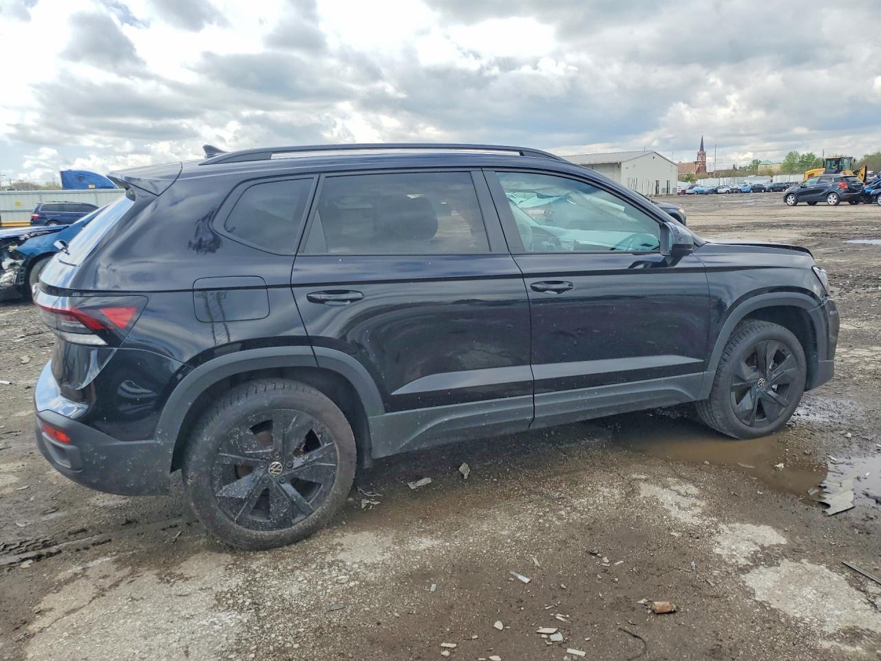 2025 Volkswagen Taos Se Black - Фото 3