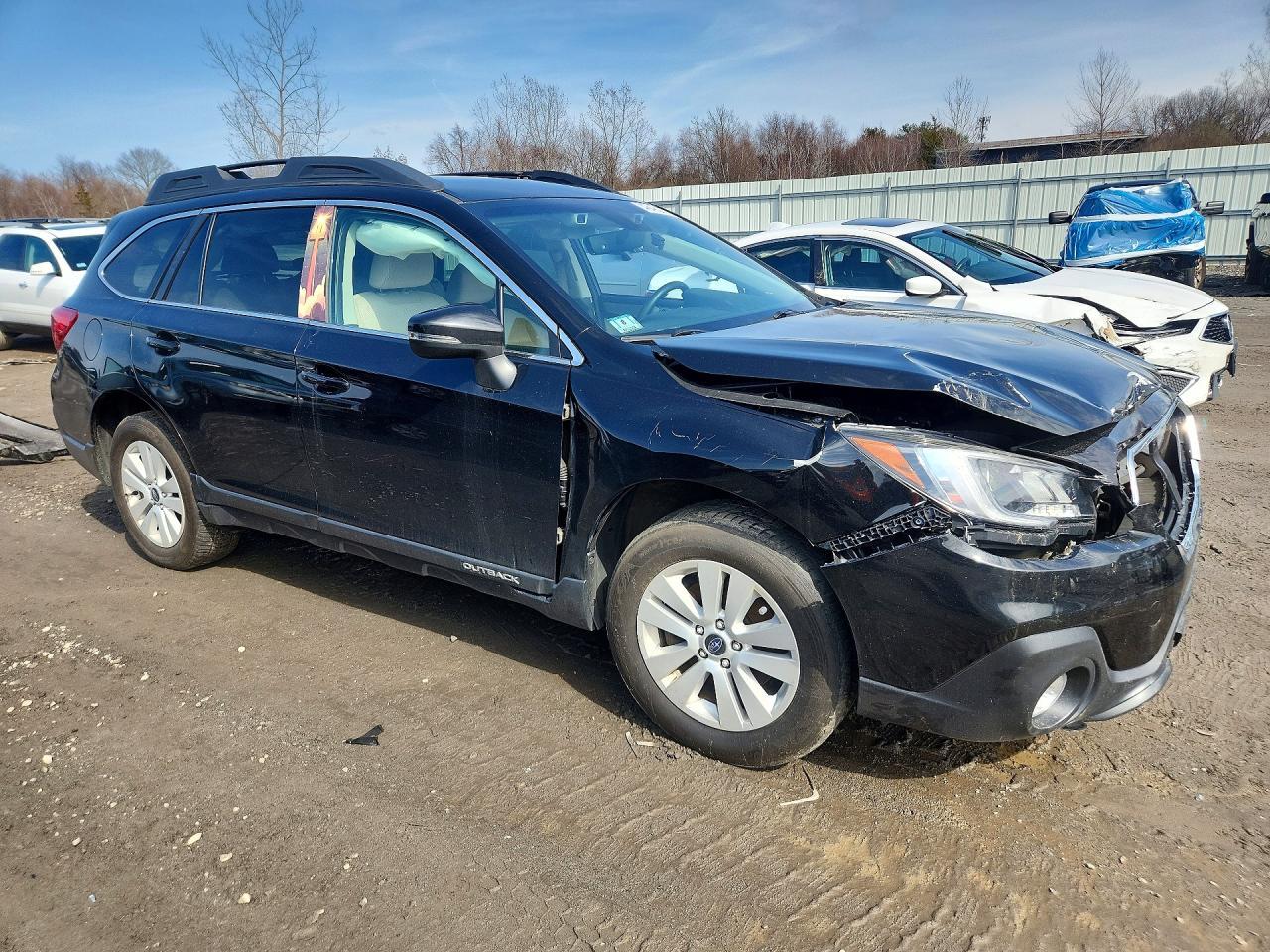 2019 Subaru Outback 2.5I Premium - Image 4
