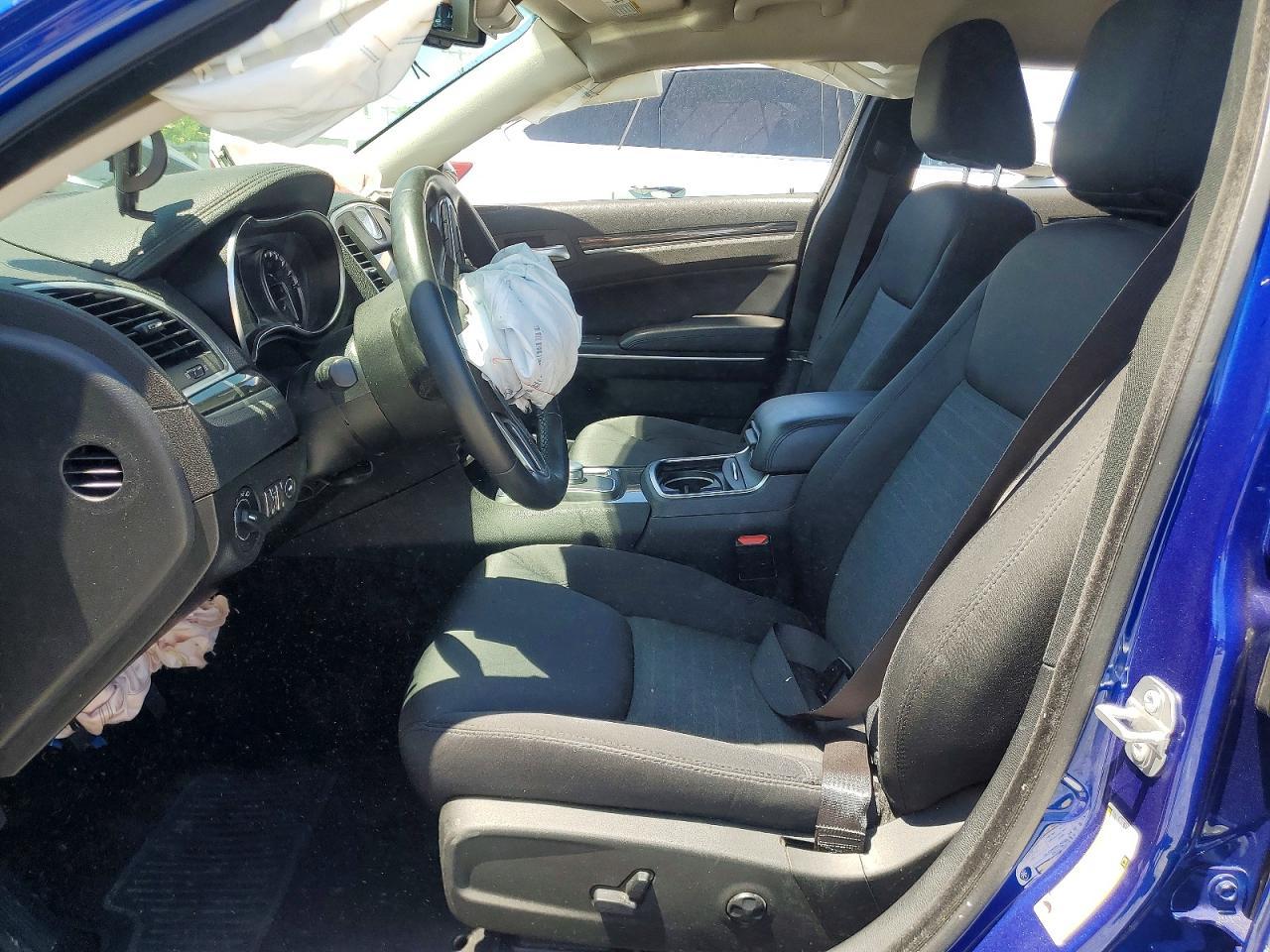 2020 Chrysler 300 Touring - Image 7