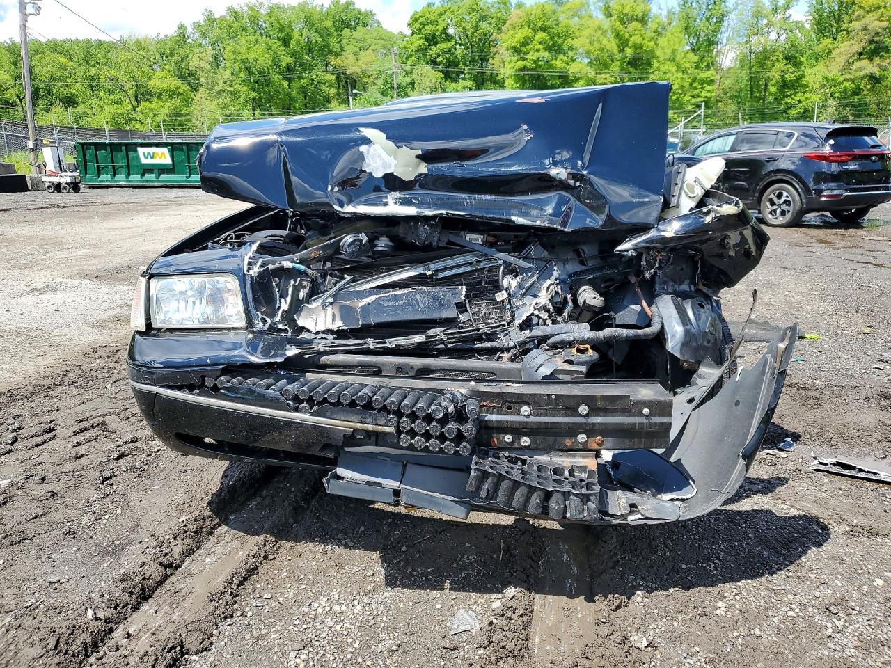 2003 Ford Crown Victoria Lx - Image 5