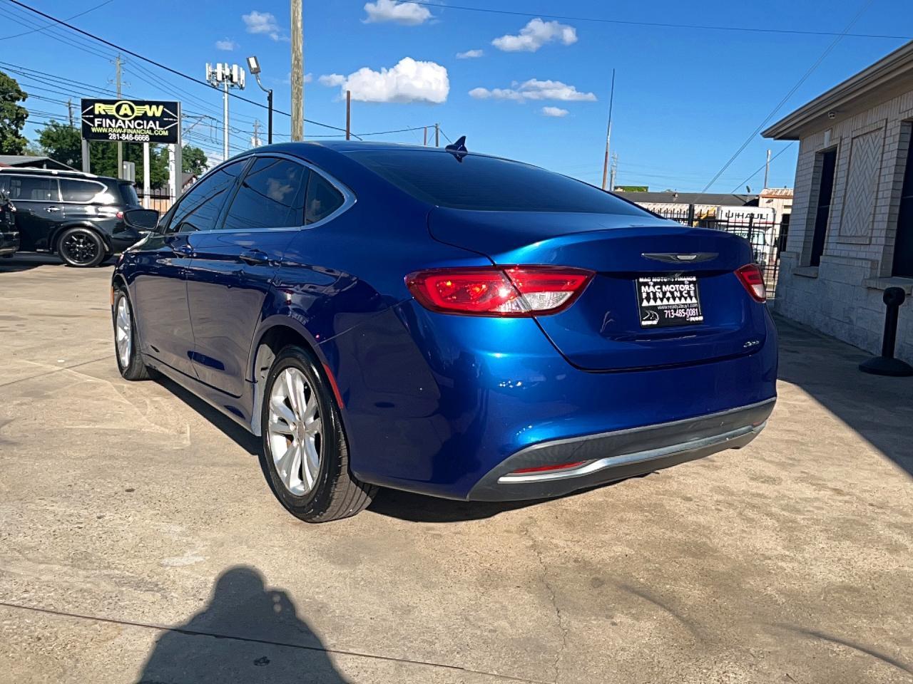 2016 Chrysler 200 Limited - Фото 3