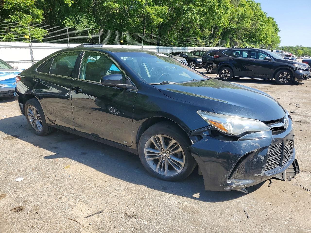 2017 Toyota Camry Se - Фото 4
