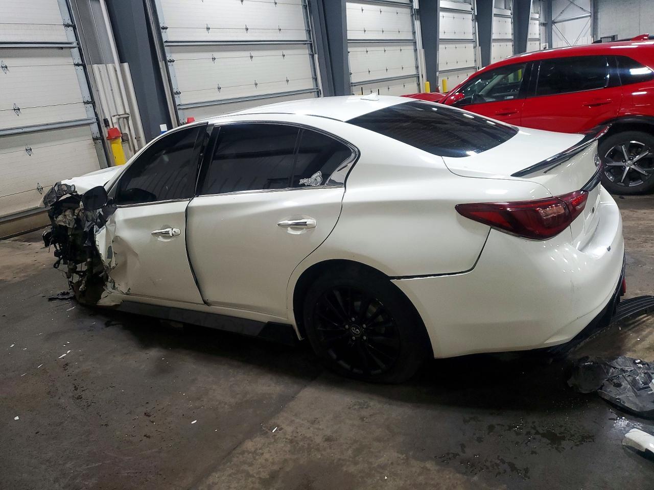 2018 Infiniti Q50 3.0T Luxe - Фото 2