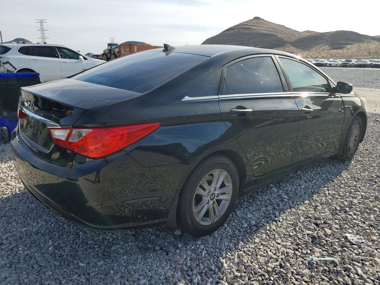 2013 Hyundai Sonata Gls - Image 3