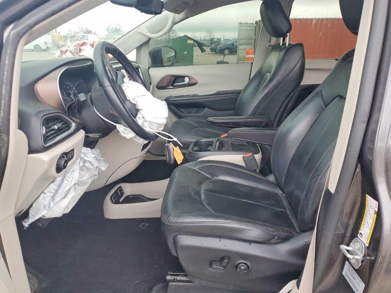 2017 Chrysler Pacifica Touring L - Фото 7
