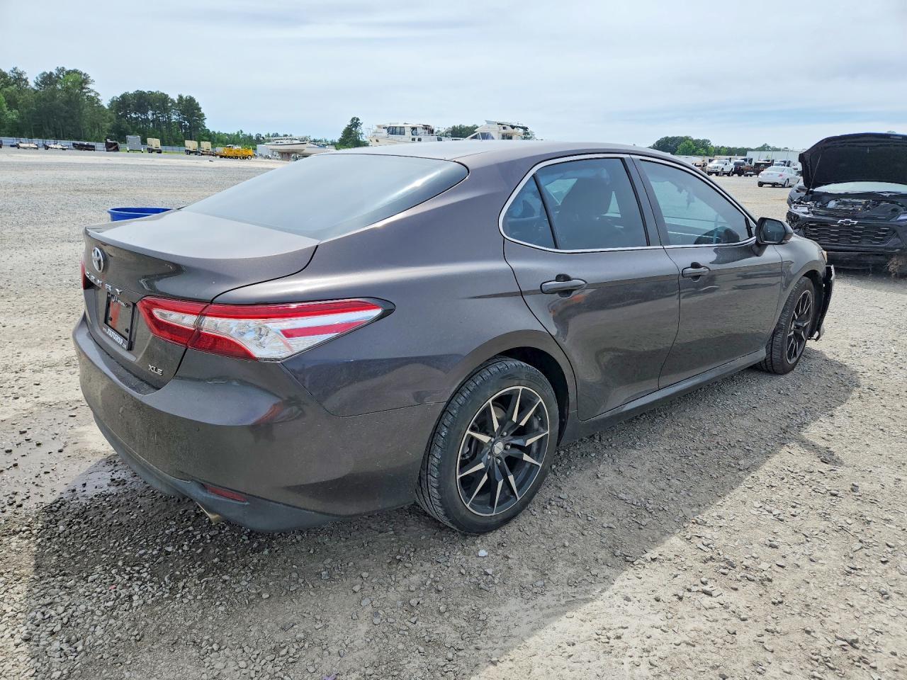 2018 Toyota Camry Xle - Image 3
