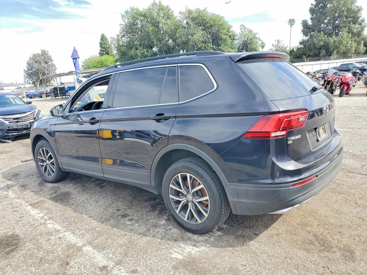 2019 Volkswagen Tiguan Se - Фото 2