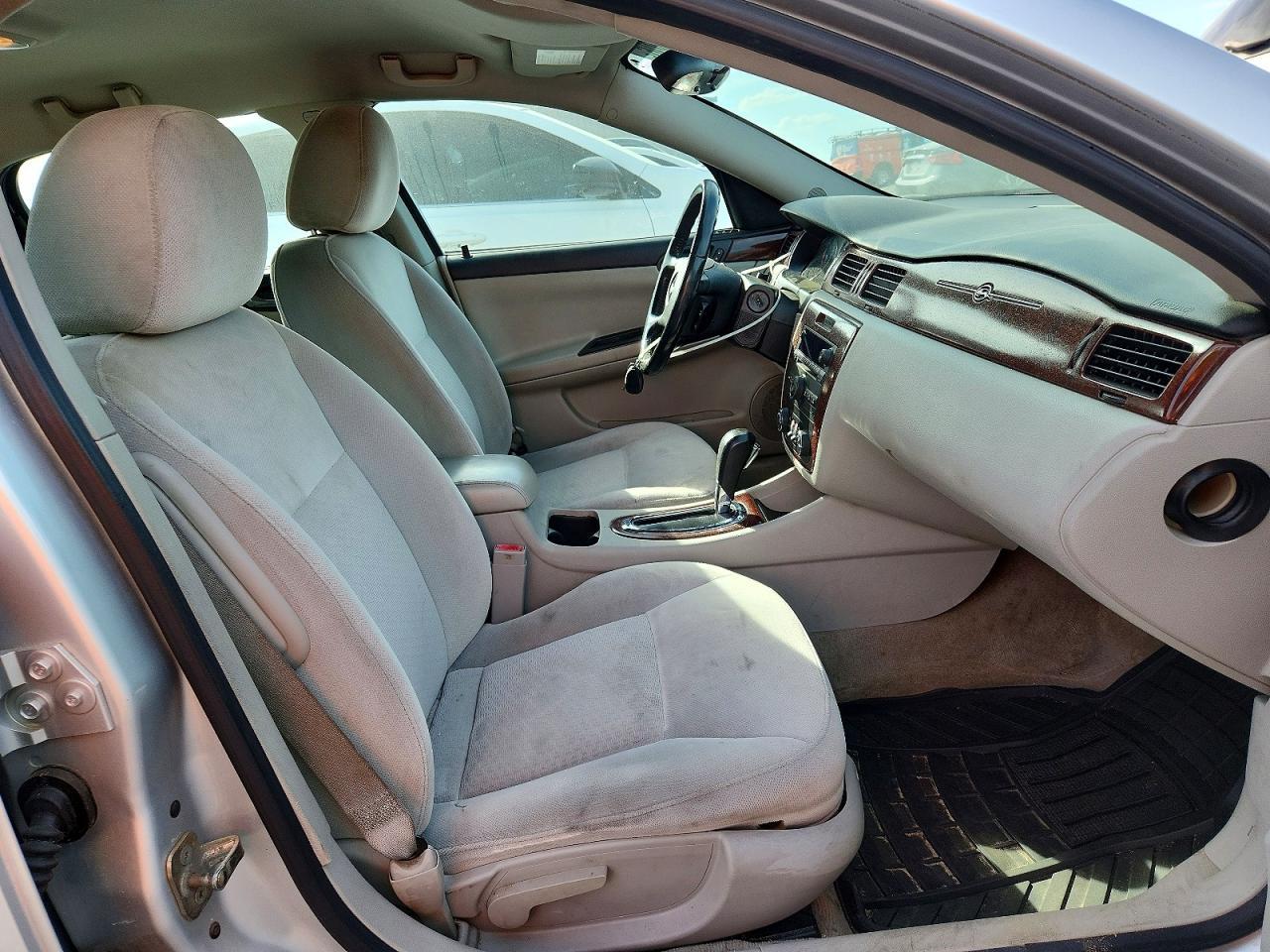 2010 Chevrolet Impala Lt - Image 7
