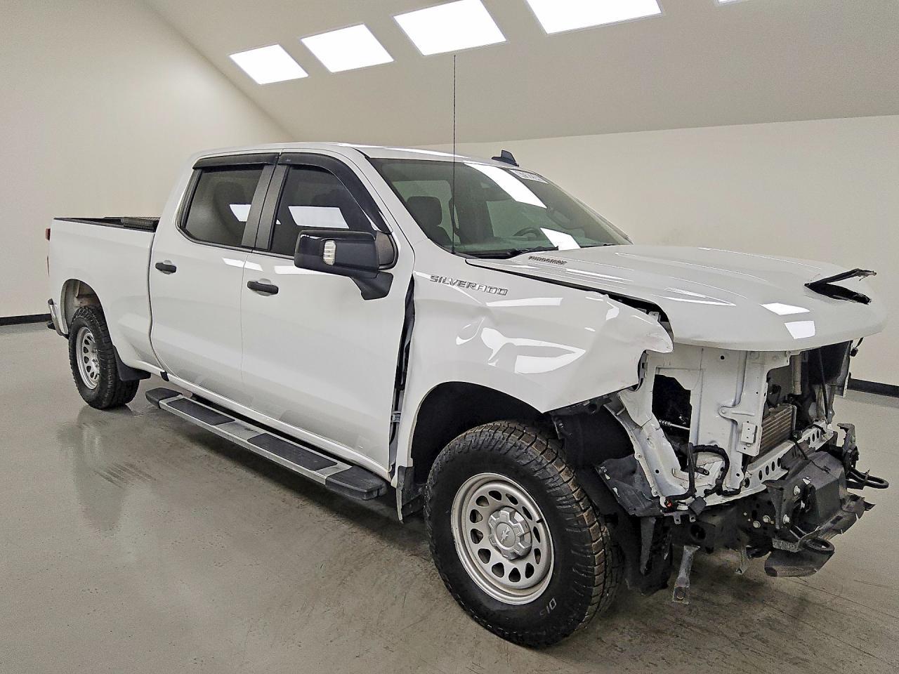 2024 Chevrolet Silverado - Image 4