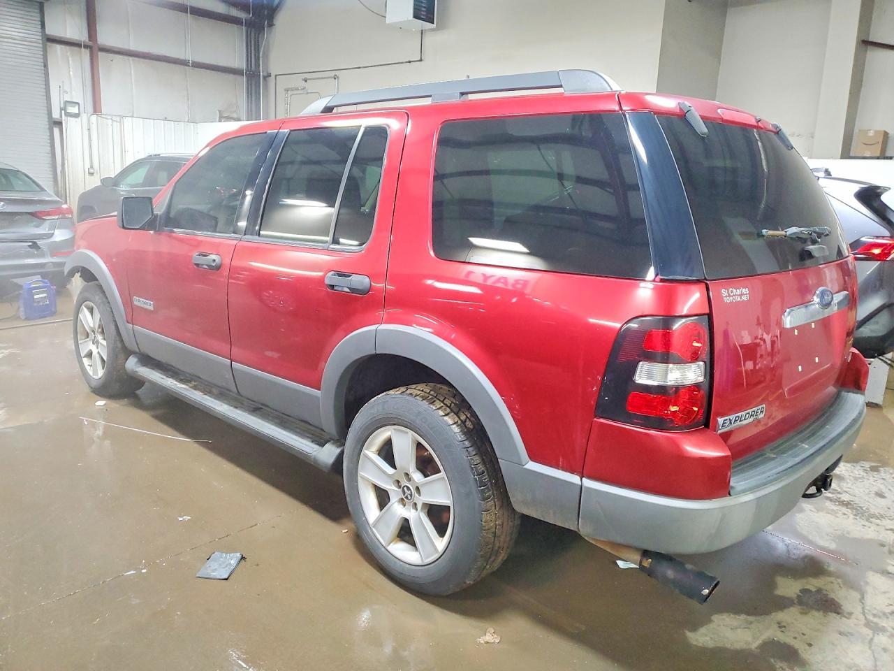 2006 Ford Explorer Xlt - Image 2
