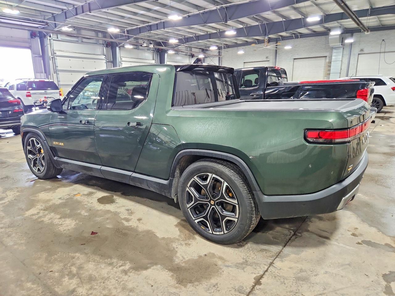 2022 Rivian R1T Launch Edition - Фото 2
