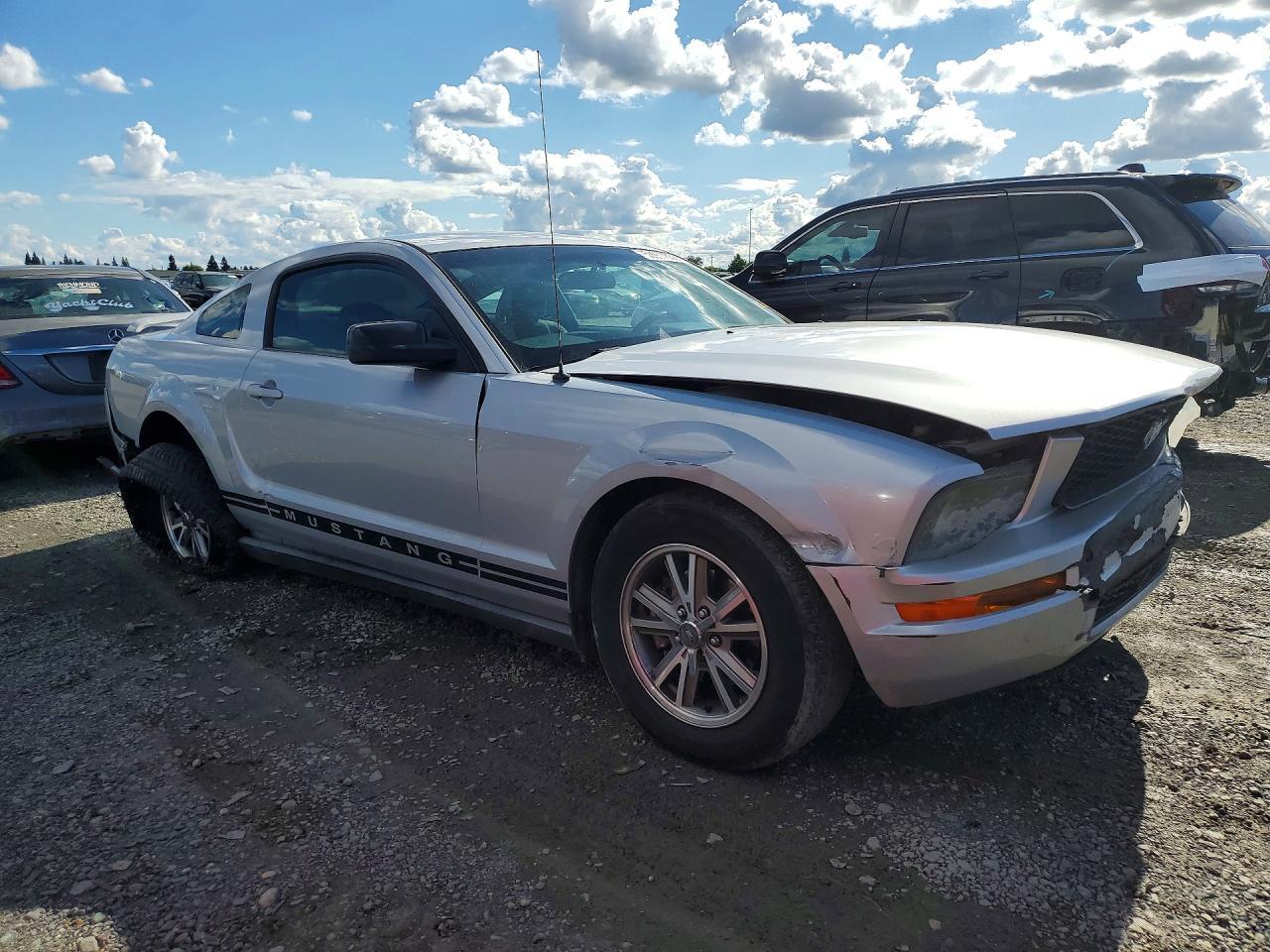 2005 Ford Mustang - Фото 4