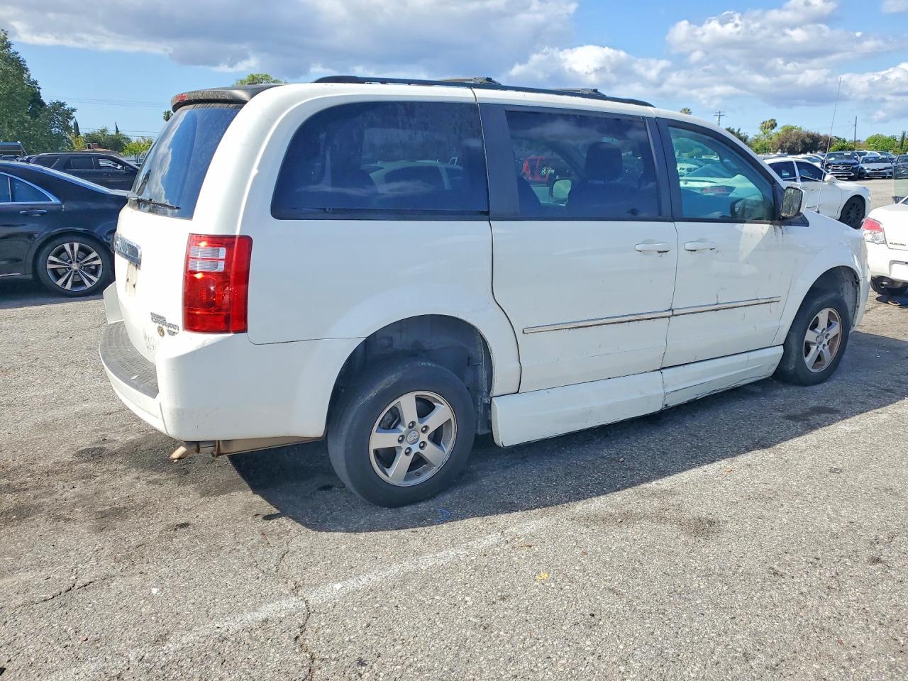 2010 Dodge Grand Caravan Sxt - Фото 3