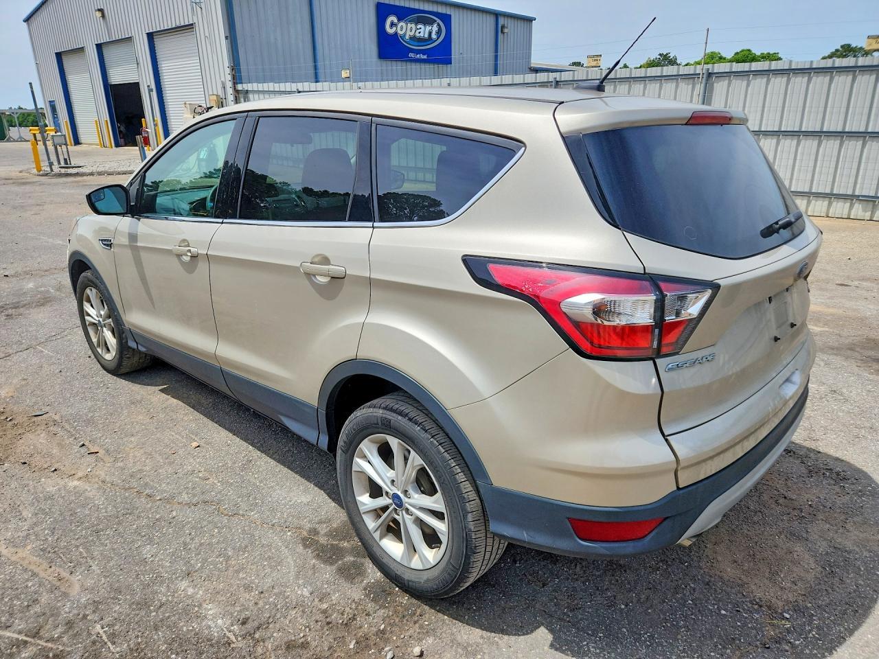 2017 Ford Escape Se - Image 2