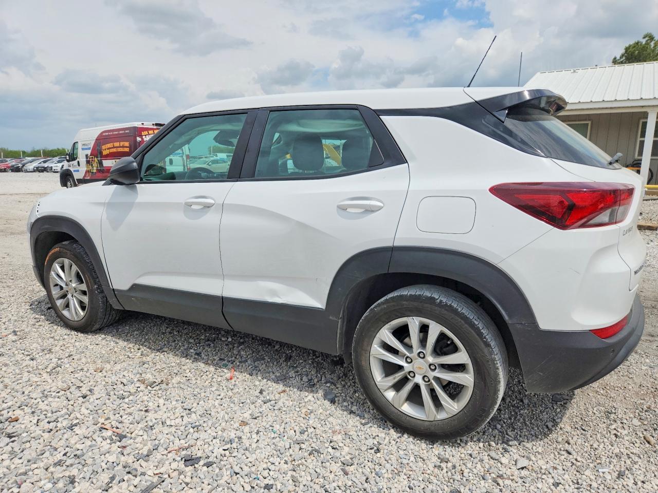 2022 Chevrolet Trailblazer Ls - Image 2
