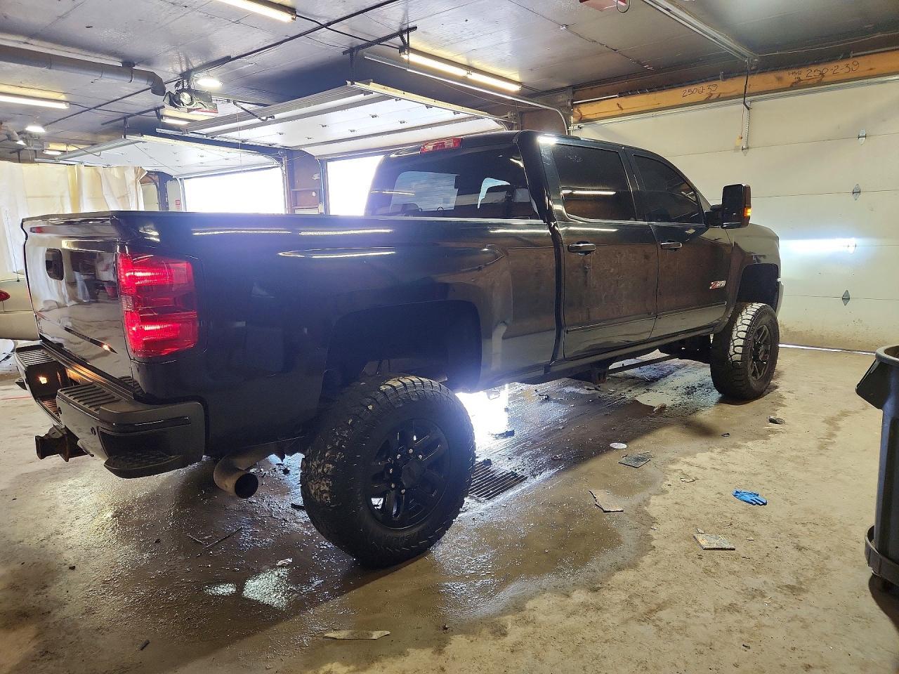 2018 Chevrolet Silverado K2500 Heavy Duty Lt - Image 3