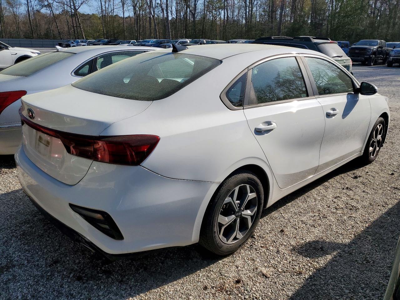 2019 Kia Forte Lxs - Фото 3