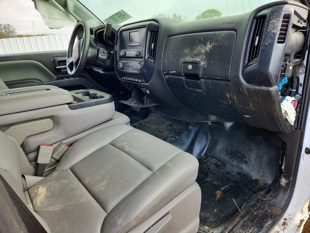 2024 Chevrolet Silverado Medium Duty - Image 5