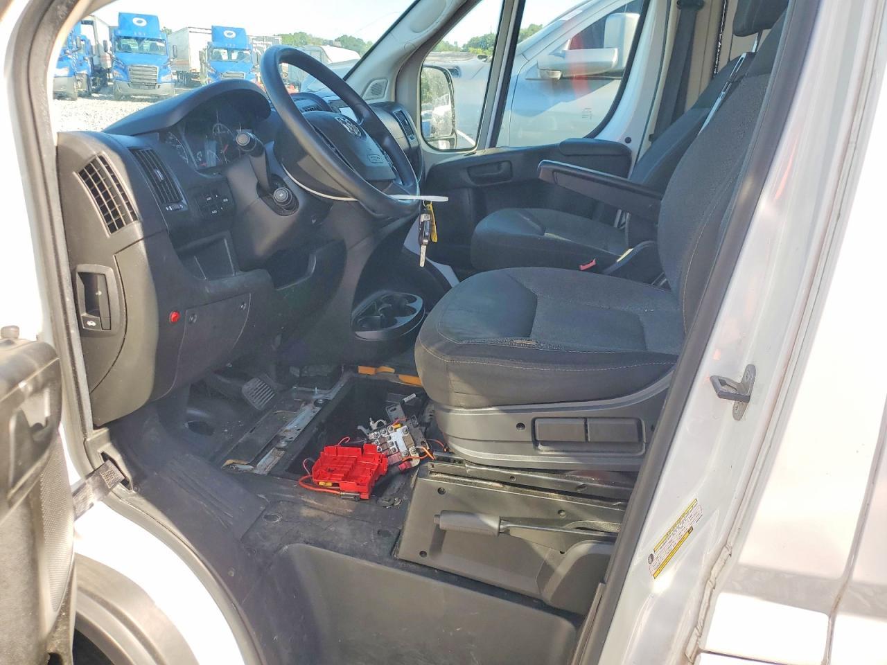 2021 Ram Promaster 3500 Delivery Van - Фото 7