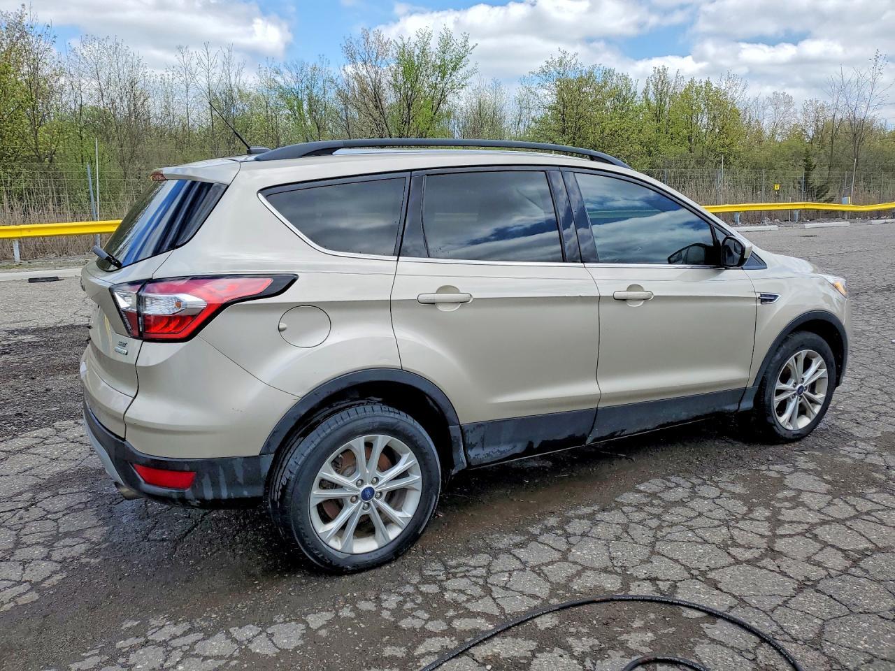 2018 Ford Escape Se - Фото 3