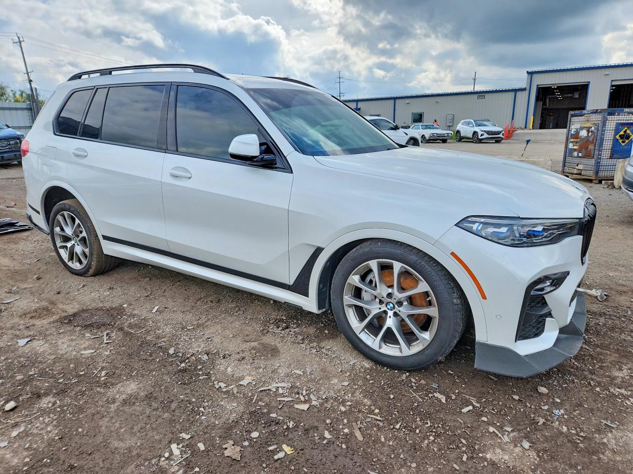 2019 BMW X7 xDrive50I - Image 4