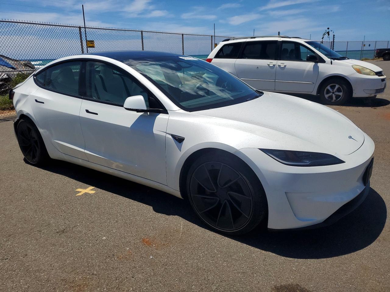 2024 Tesla Model 3 - Фото 4