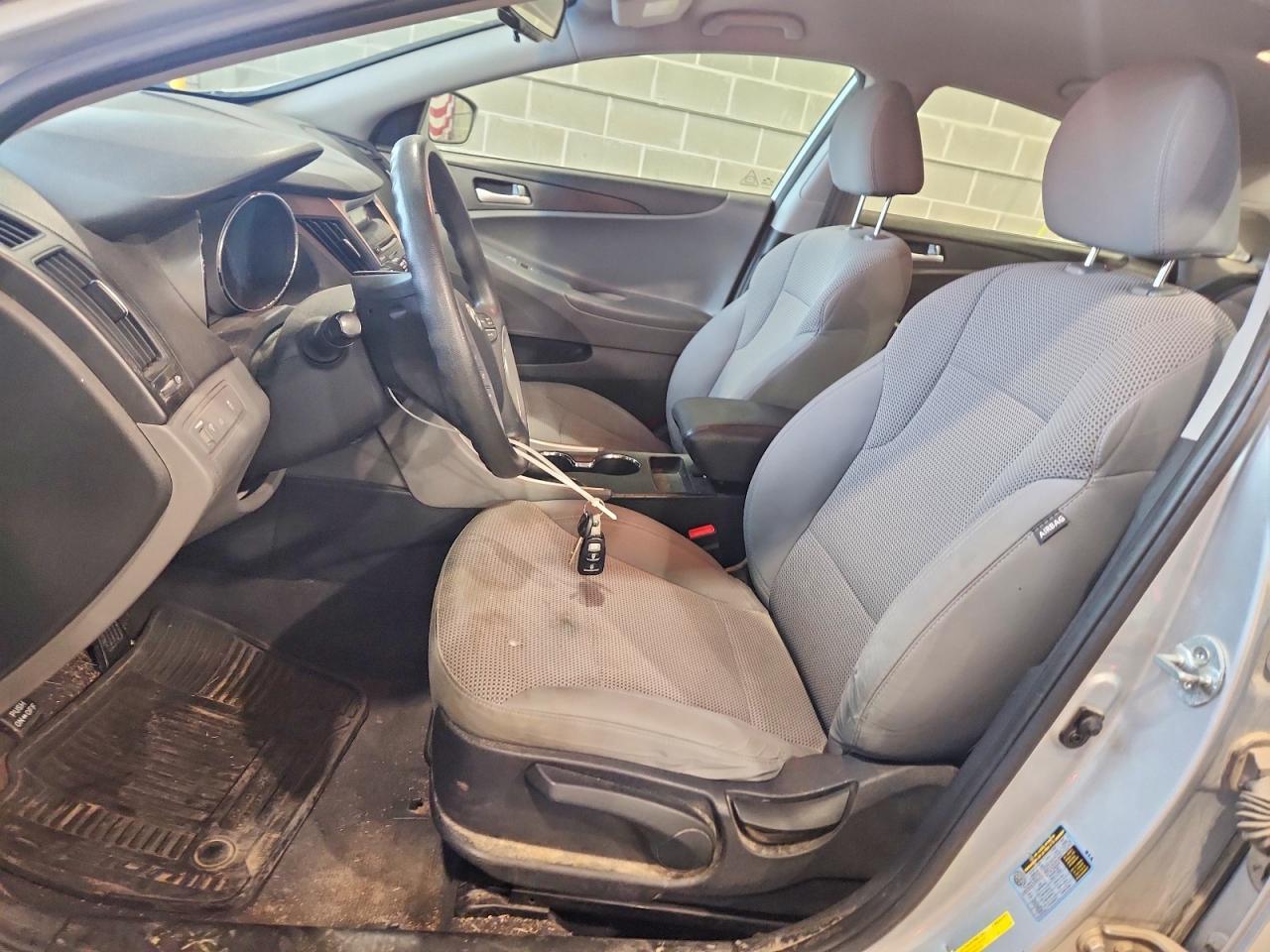 2013 Hyundai Sonata - Image 7