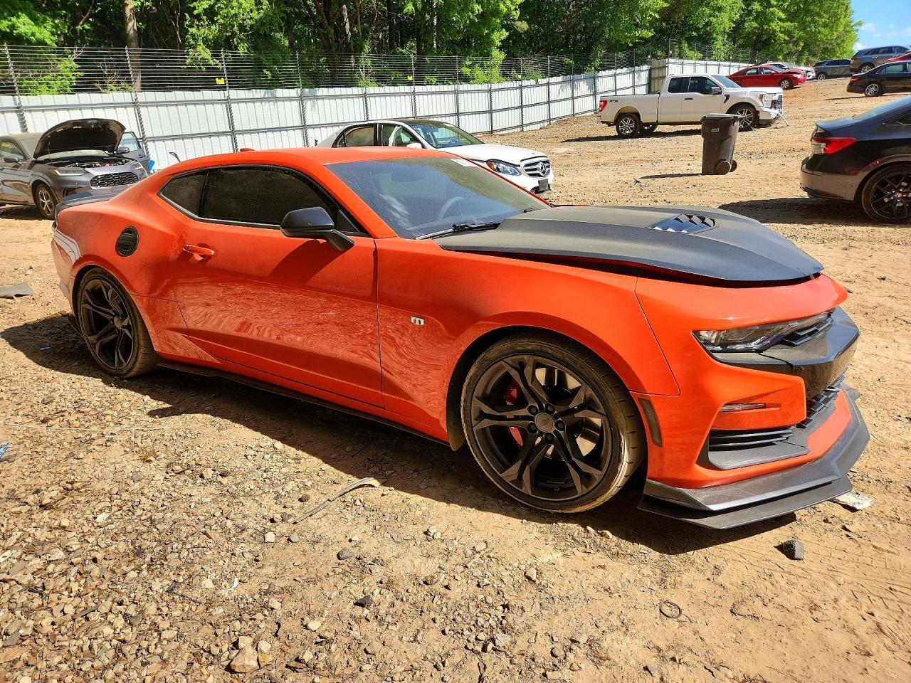 2019 Chevrolet Camaro - Image 4