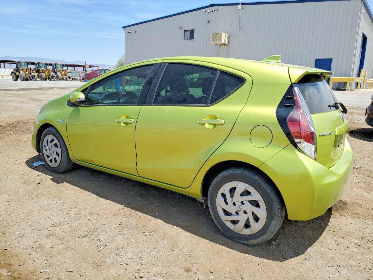 2016 Toyota Prius C Two - Фото 2