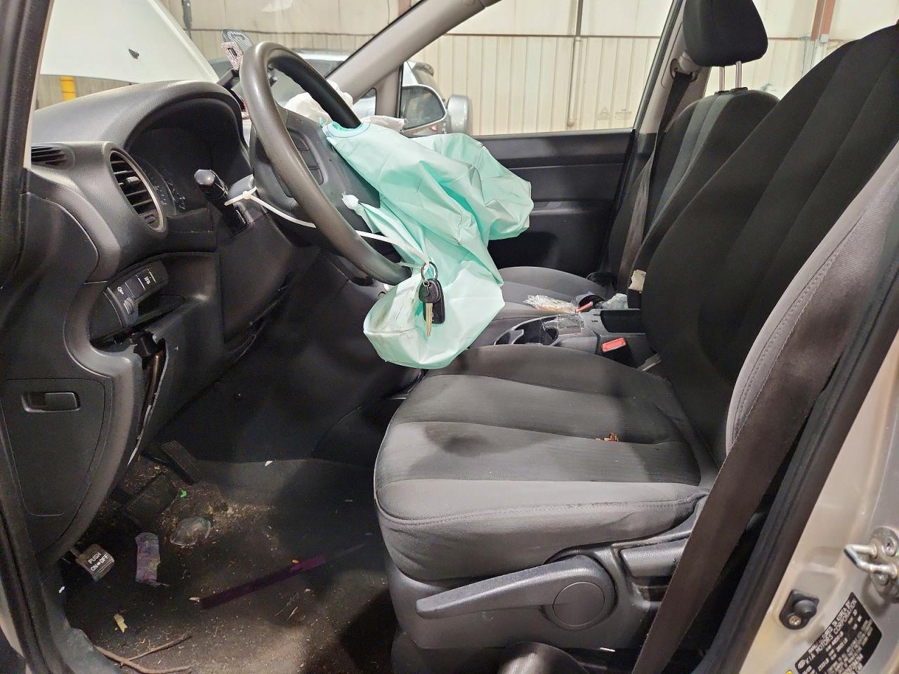 2009 Kia Rondo Base - Image 7