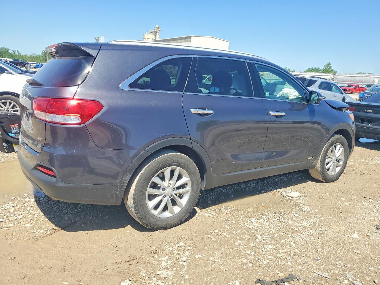 2018 Kia Sorento Lx - Image 3