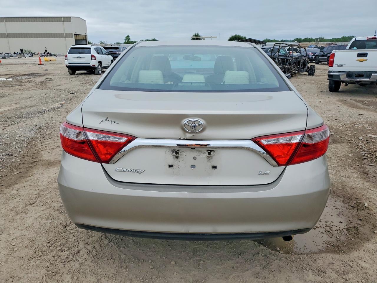2015 Toyota Camry Le - Фото 6