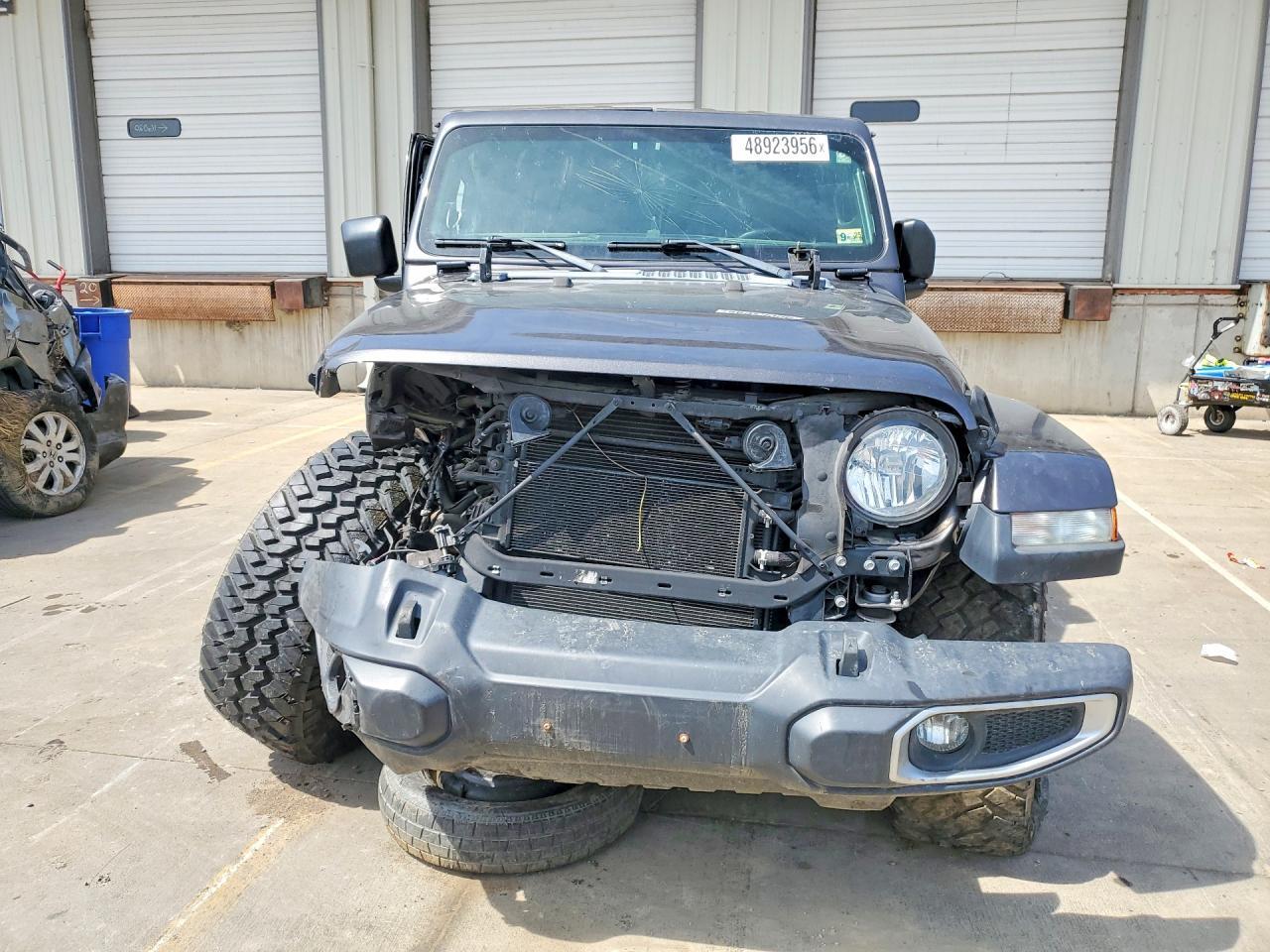 2018 Jeep Wrangler Unlimited Sahara - Фото 5