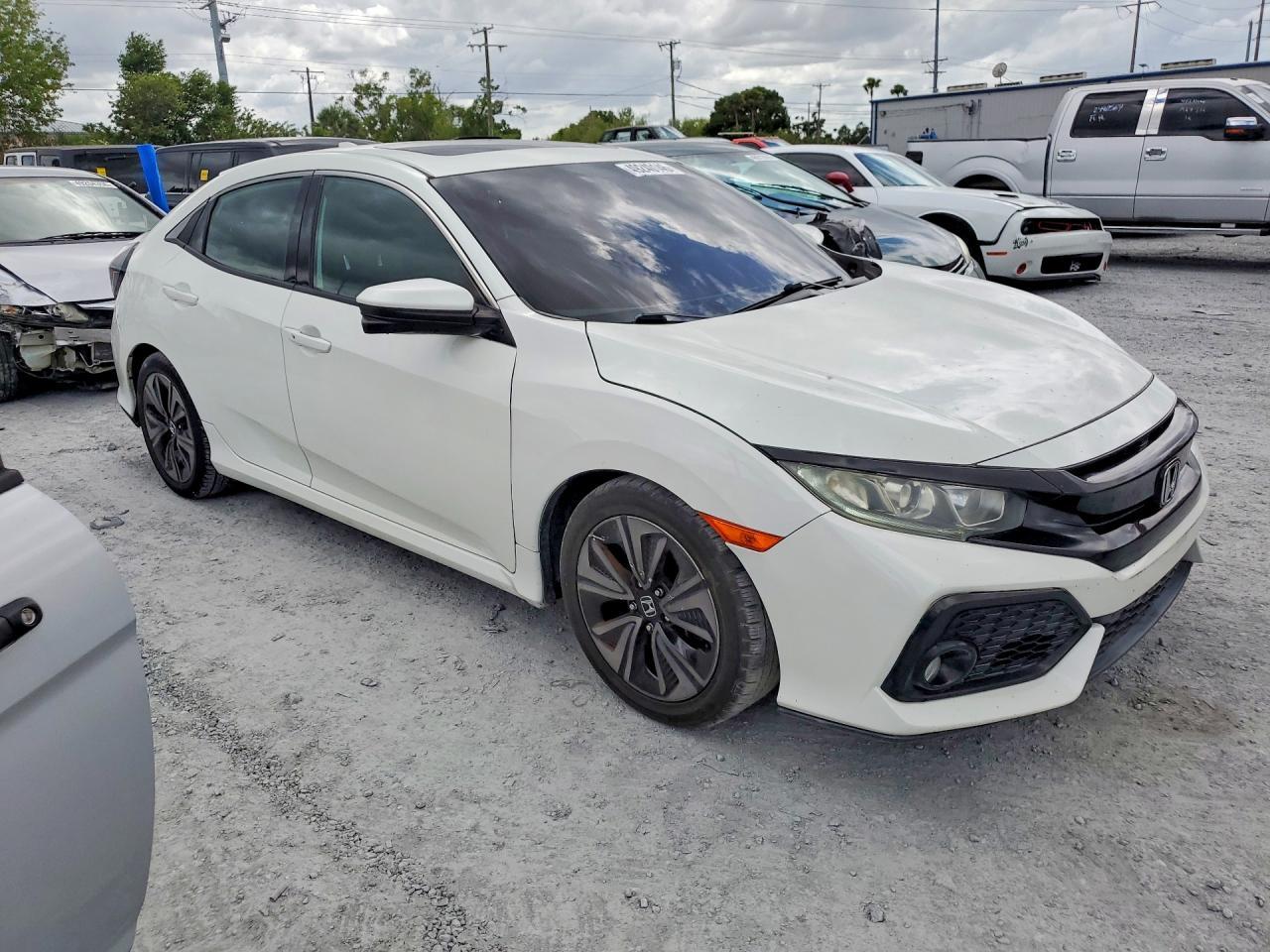 2017 Honda Civic Ex - Image 4