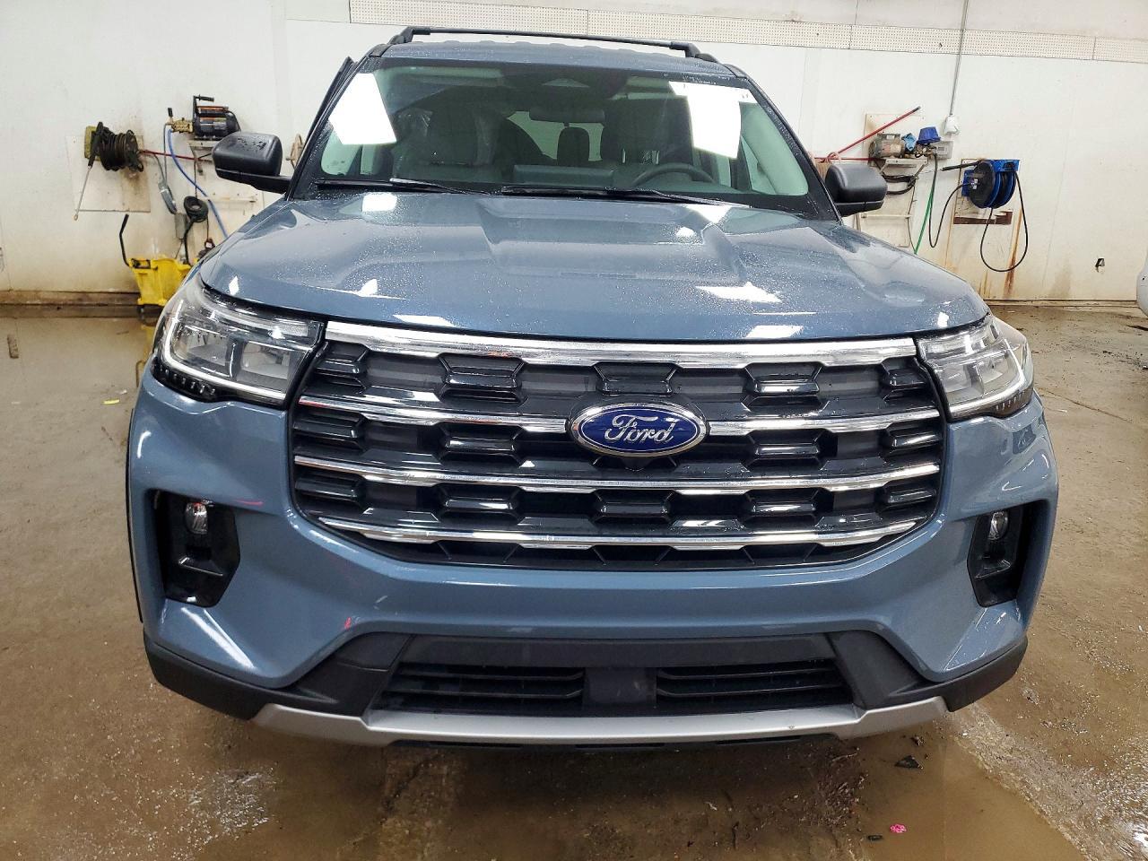 2025 Ford Explorer Active - Фото 5