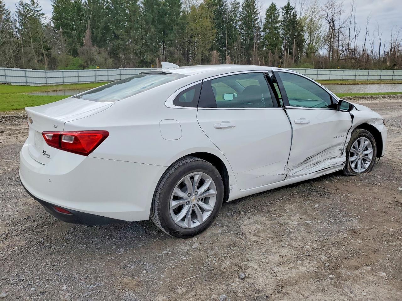 2025 Chevrolet Malibu Lt - Image 3