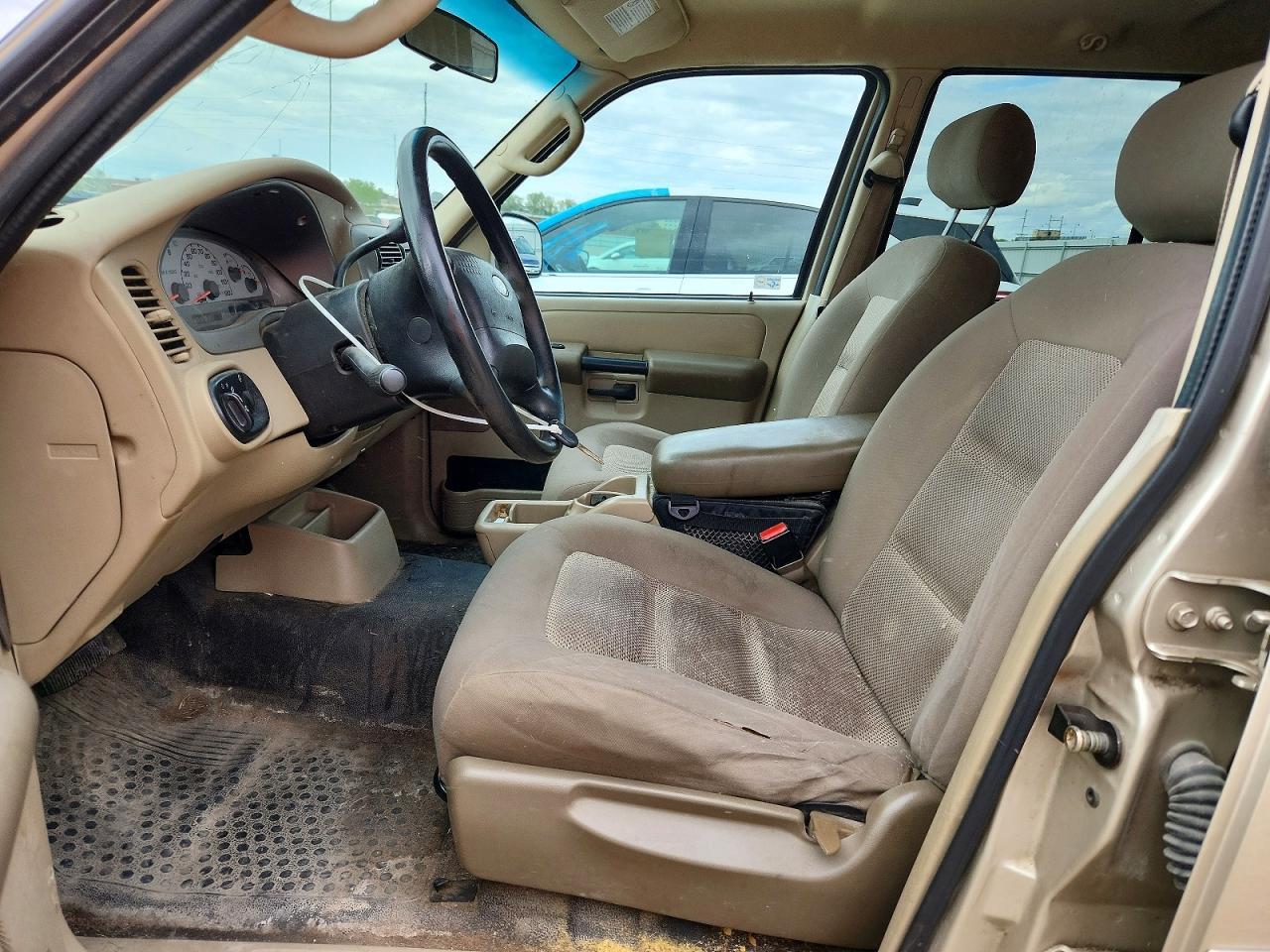 2004 Ford Explorer Sport Trac - Image 7