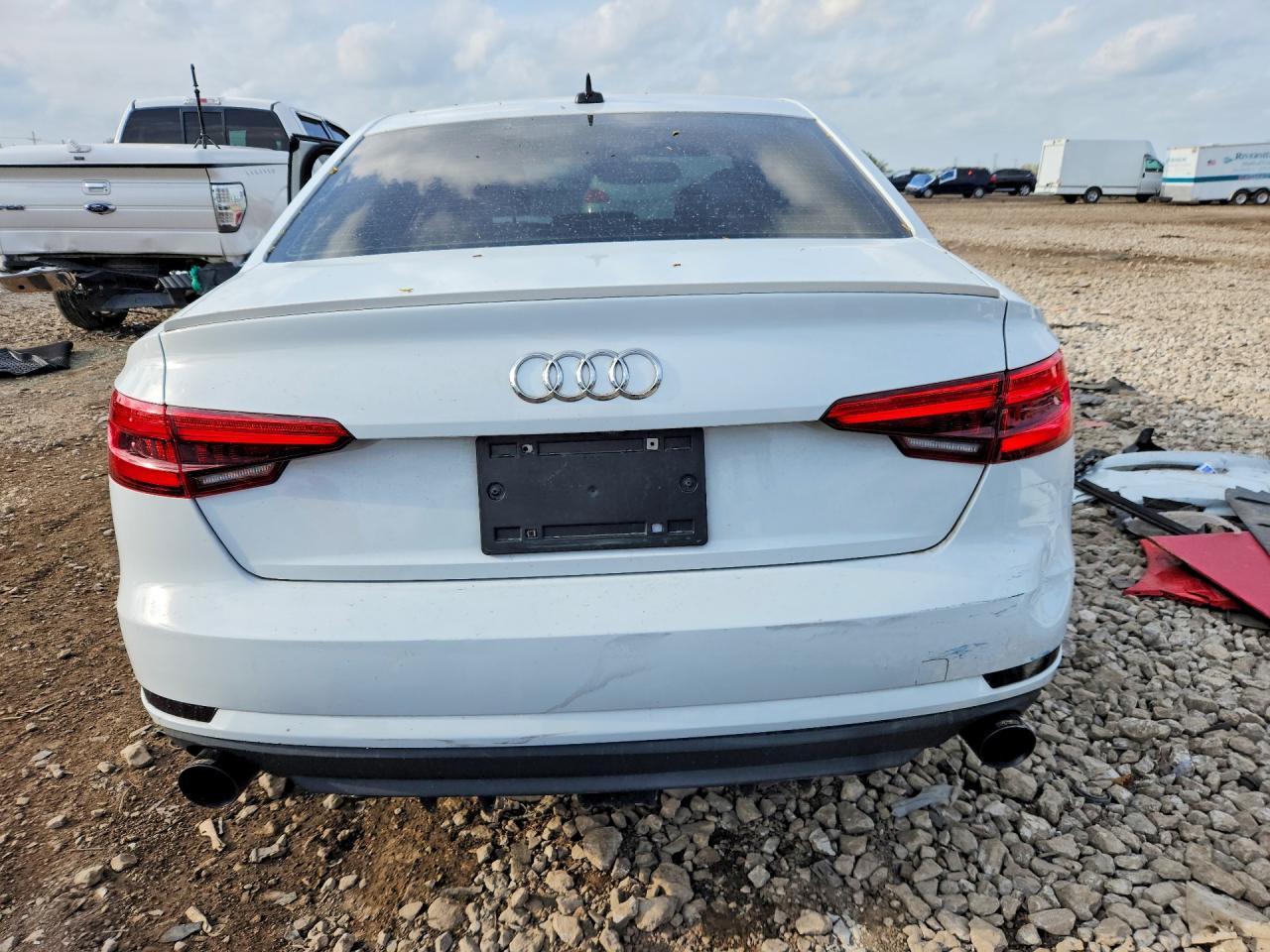 2017 Audi A4 Premium - Фото 6